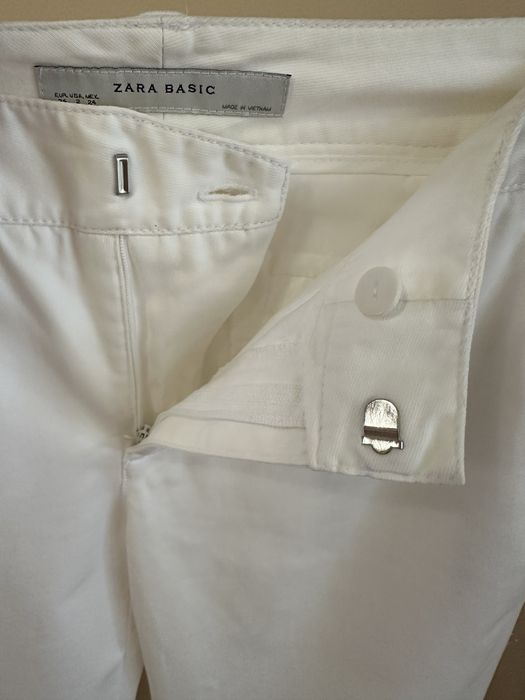 Брюки белые ZARA , клеш