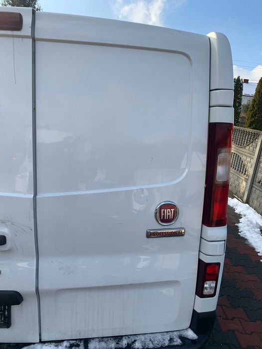 Drzwi tylne prawe bagażnika kompletne białe Fiat Talento 2020