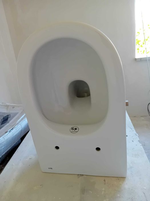 sanita suspensa Roca Nova