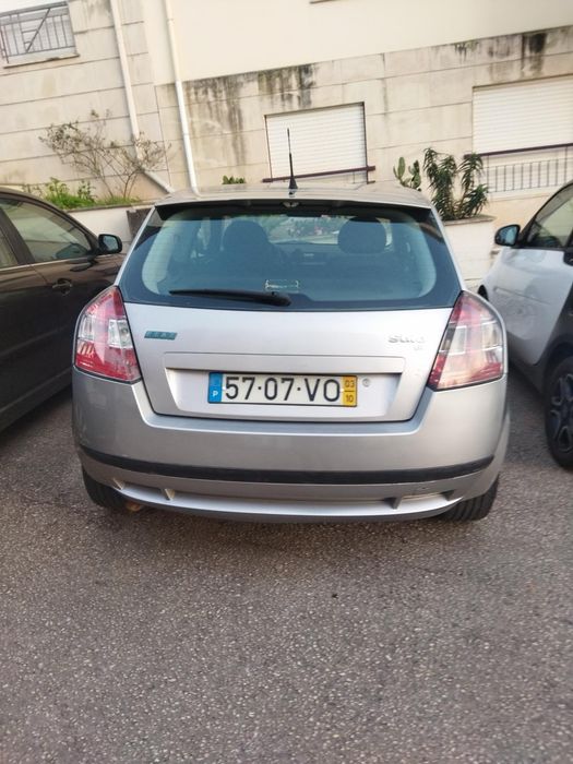 Car model 2003 Fiat stilo