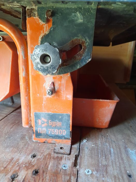 Продам плиткорез, срочно.