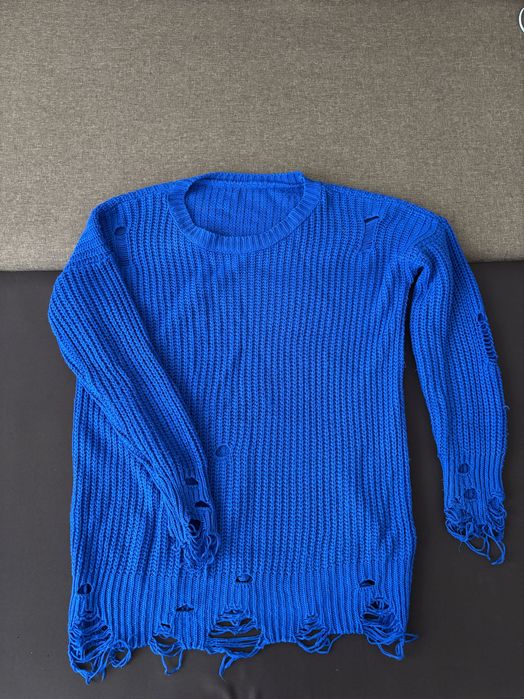 Продаю светр б/у в гарному стані