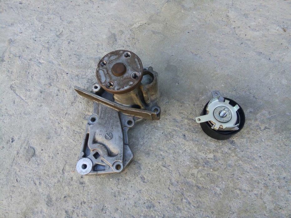 Водяной насос (помпа) Форд Ford fiesta ,Ford fusion.