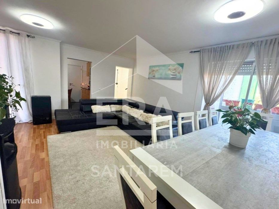 Apartamento T4 em Monte Abraão com 121m2