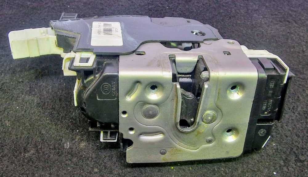 Fechadura / Fecho Porta Frente Direito MERCEDES-BENZ A-CLASS (W176) ano 2012