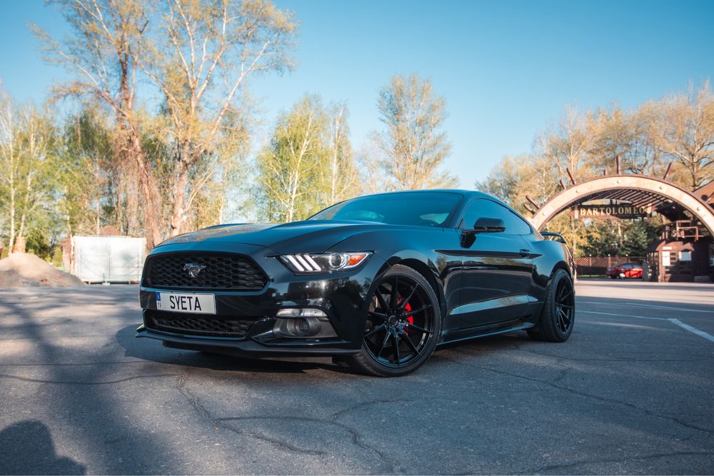 Ford Mustang 2015  идеал!