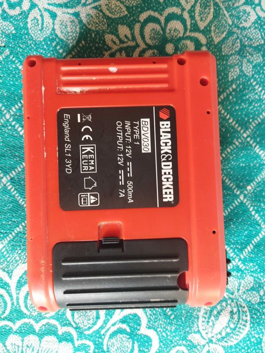 Бустер Black Decker BDV030.