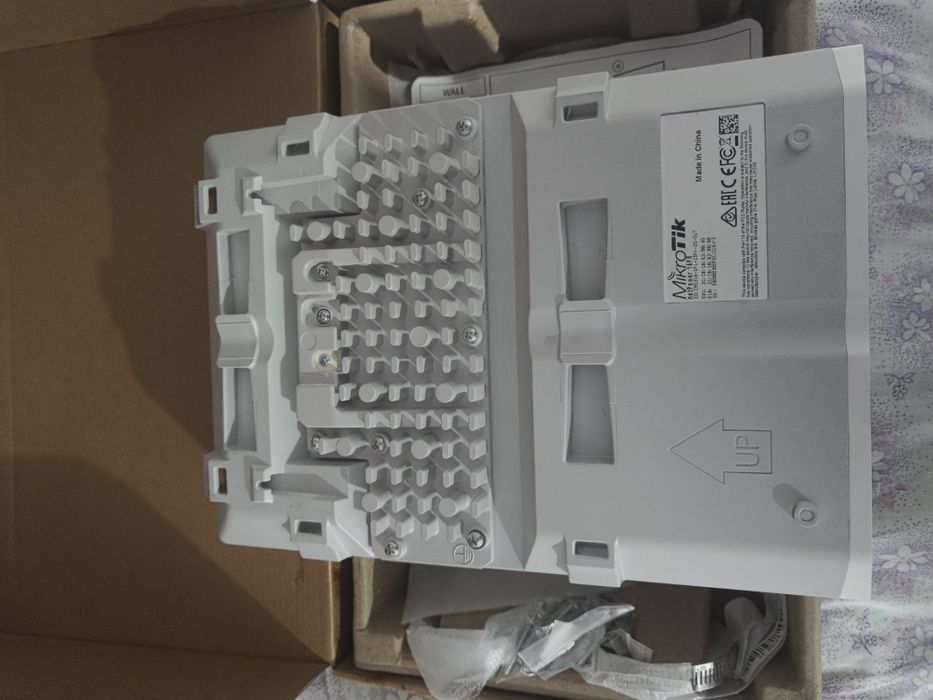 Комутатор MikroTik netPower 15FR (CRS318-1Fi-15Fr-2S-OUT)
