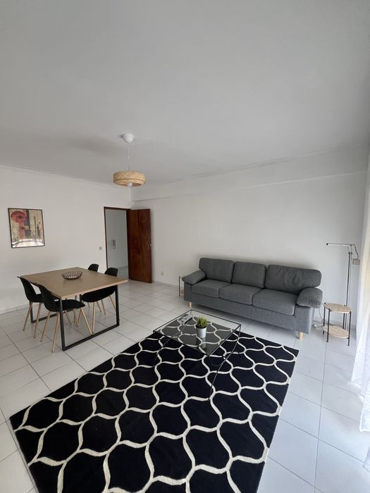 Apartamento T2 arrendamento anual