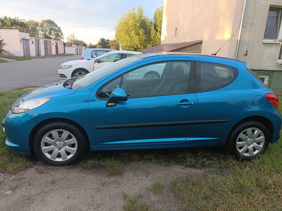Piękny PEUGEOT 207 z niskim przebiegiem
