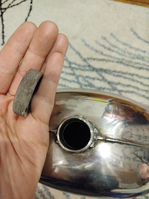 Продам флягу залізна