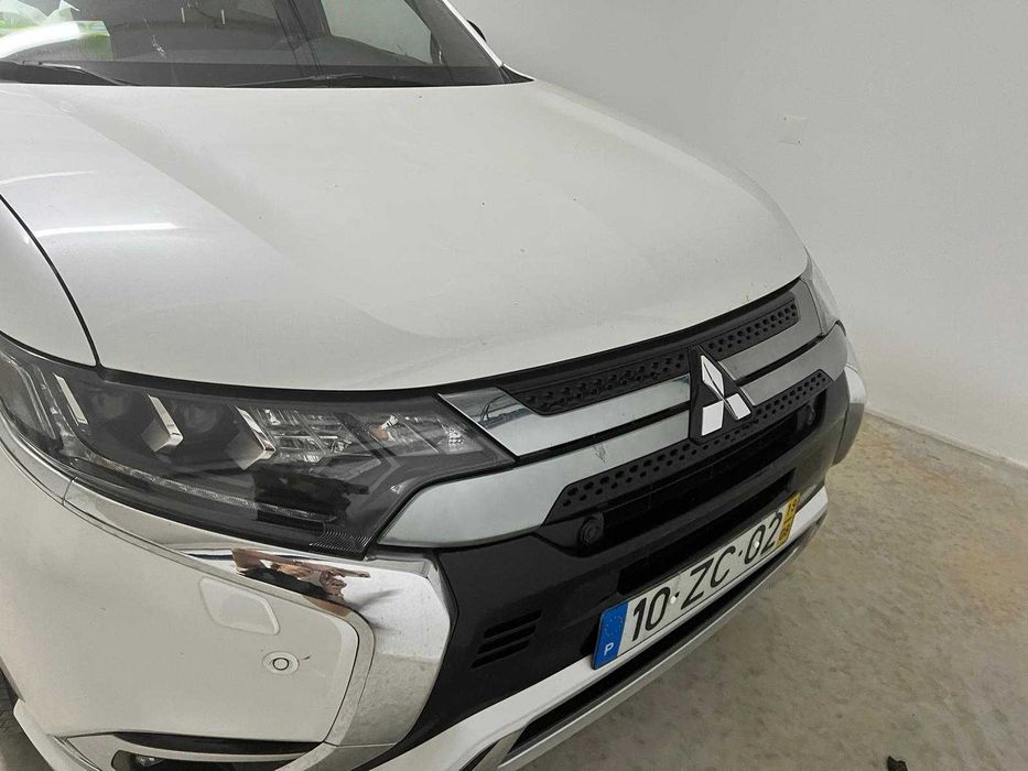 Mitsubishi Outlander 2.4 PHEV INSTYLE — photo 5