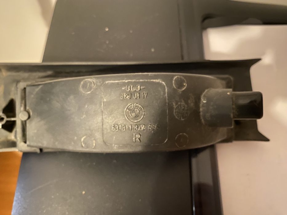 Farol de BMW E30 sem vidro protetor