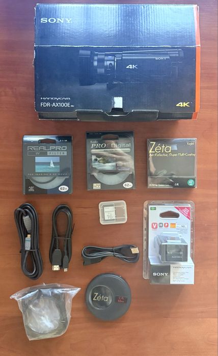 Комплект аксесуарів для Sony Handycam FDR-AX100E