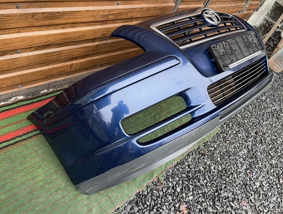 Бампер комплектний Toyota Avensis T_25 03-06р.