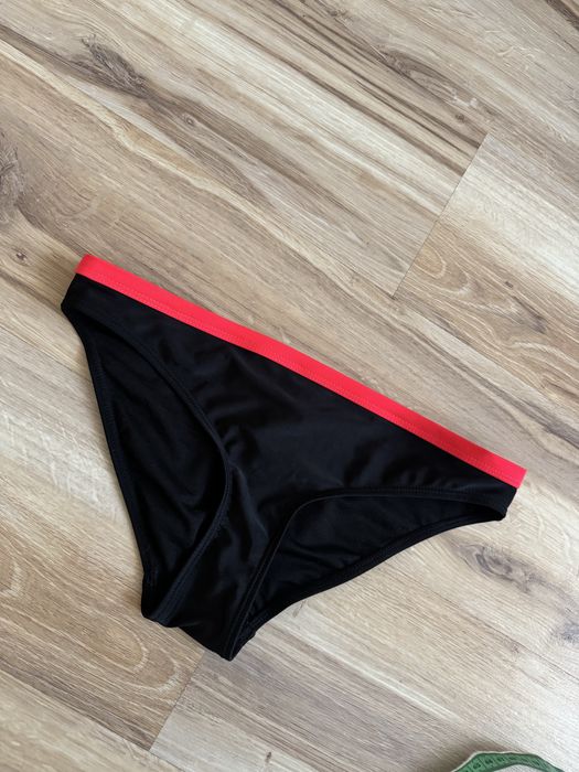 Strój kąpielowy dół majtki s/m 36/38 czarne z czerwonym stan bardzo dobry