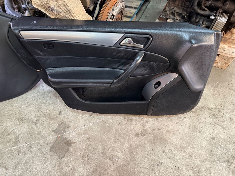 Conjunto de Bancos em pele Mercedes W203 C200 C220 Sedan