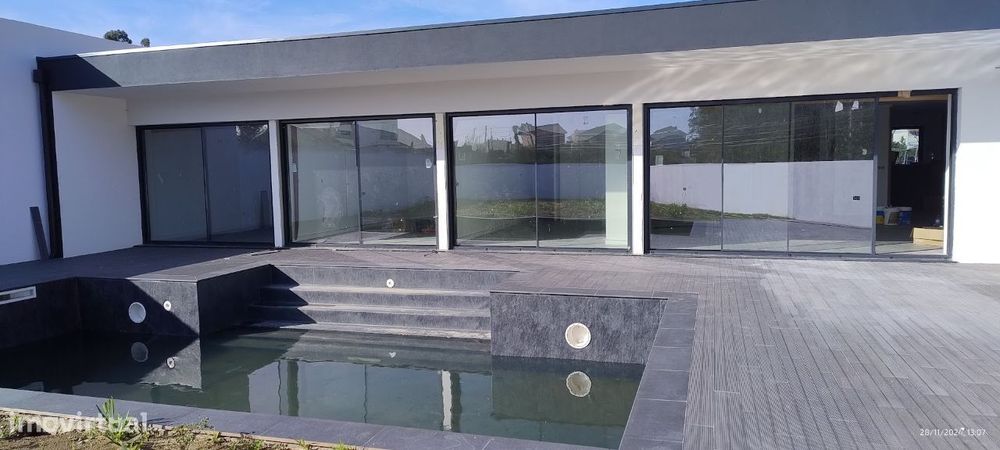 Moradia T3+1 - Fase final de construção