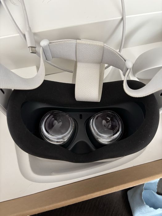 Gogle VR Oculus Quest 2 128GB + 2 kontrolery