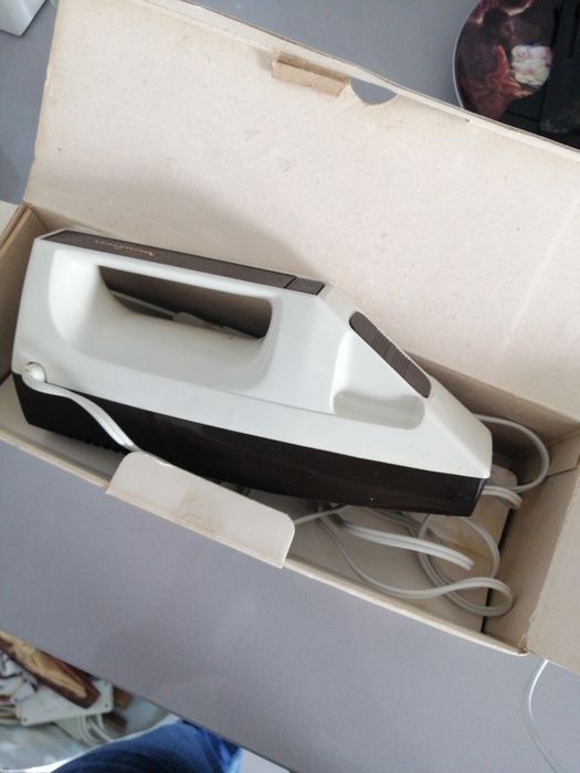 Faça eléctrica com suporte MOULINEX