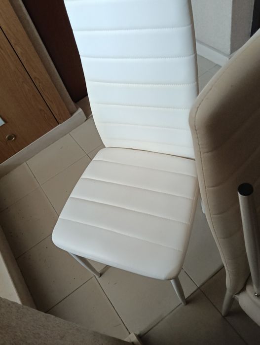 Mesa de jantar com 6 cadeiras só 140€