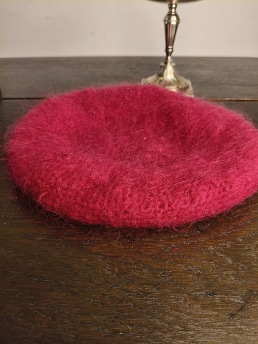 Vintage różowy beret z włochatej wełny ²²⁴