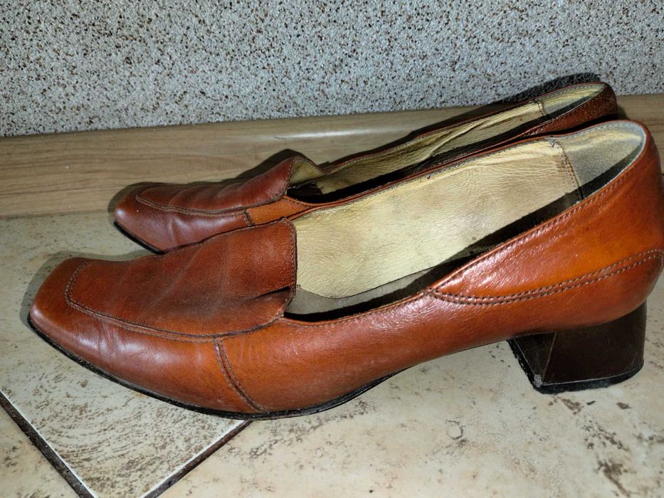 Buty na obcasie pantofle