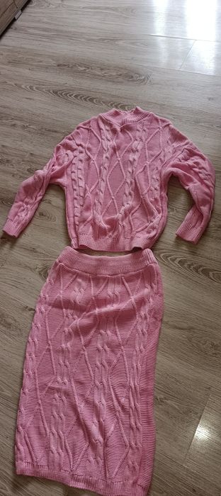Komplet swetrowy sweter spódnica