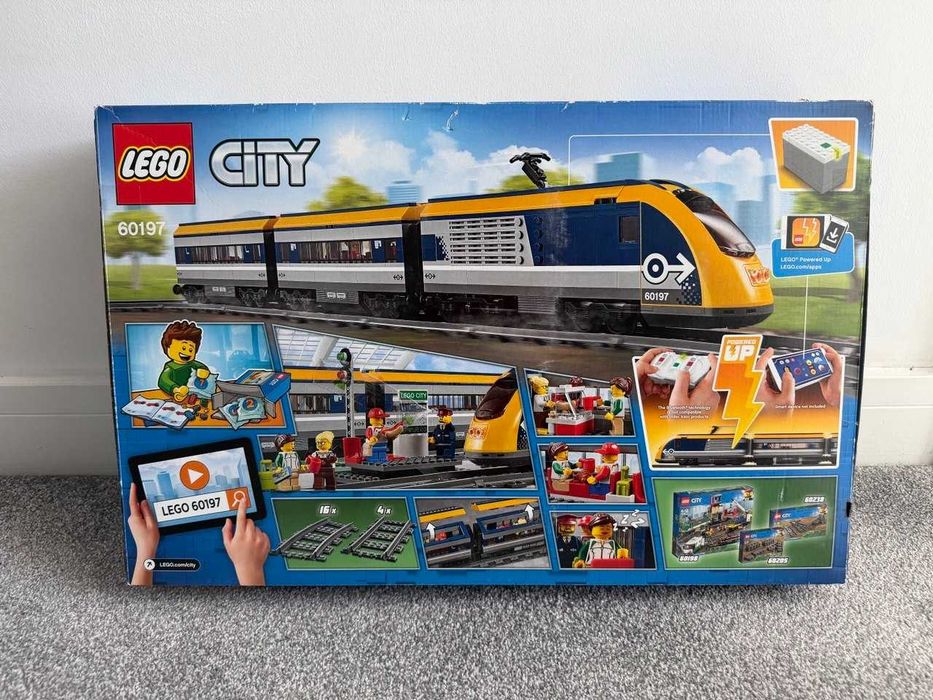 Новий Конструктор Lego City Passenger Train | Пасажирський Потяг 60197