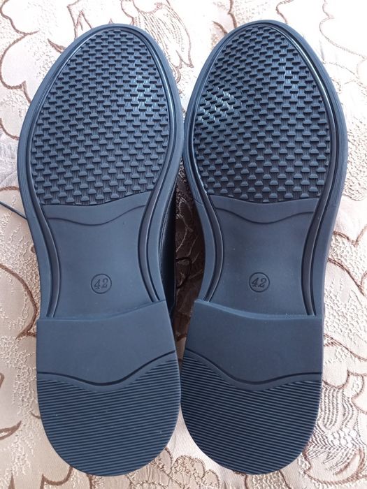 Туфлі зі шкіри на шнурках