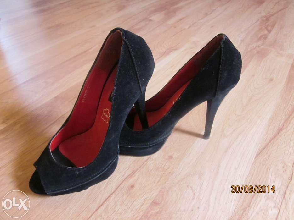 Buty 37 czarne na obcasie