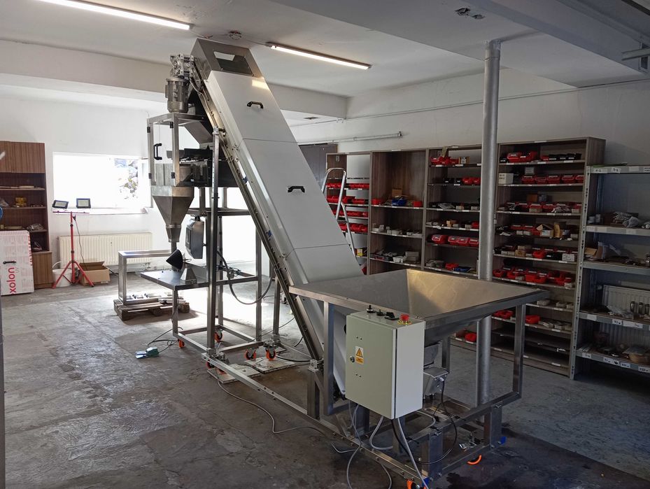 Dozownik z dwoma wagami. Pakowaczka w woreczki z podajnikiem taśmowym