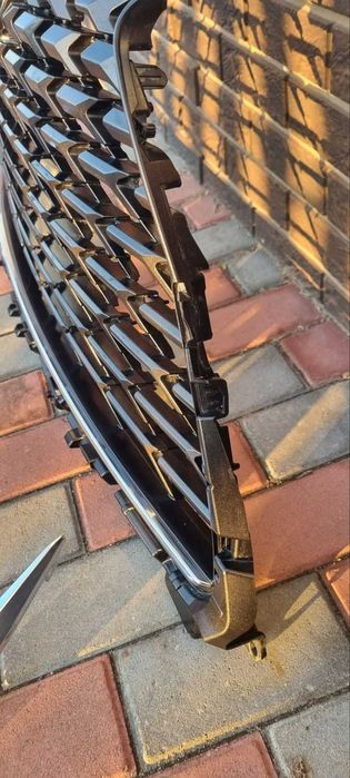 Решетка радиатора Б/У Lexus UX 250h