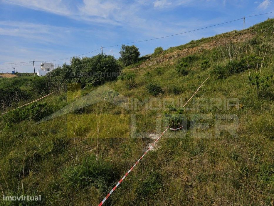 Terreno Urbano com 417 m2, para construção de Moradia em Fonte Sant...