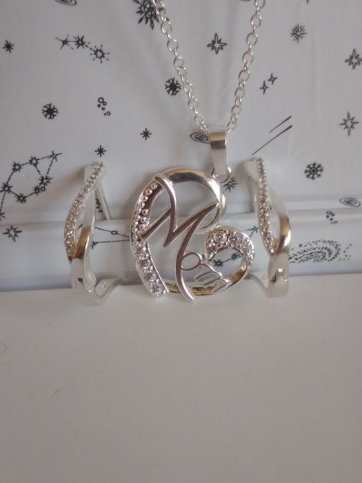 Zestaw srebrnej biżuterii dla mamy