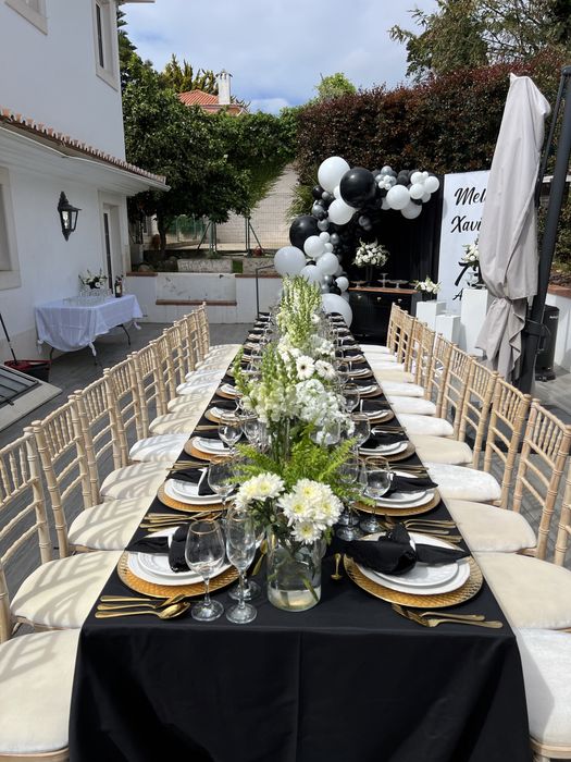 Aluguer mesas cadeiras chapéus de sol outros