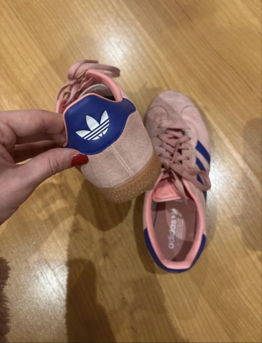 Ténis adidas cor de rosa