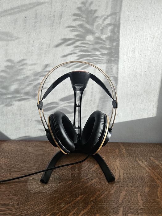 Słuchawki AKG K92 plus stojak SpeedLink