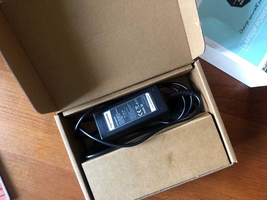 Зарядний пристрій для ноутбука