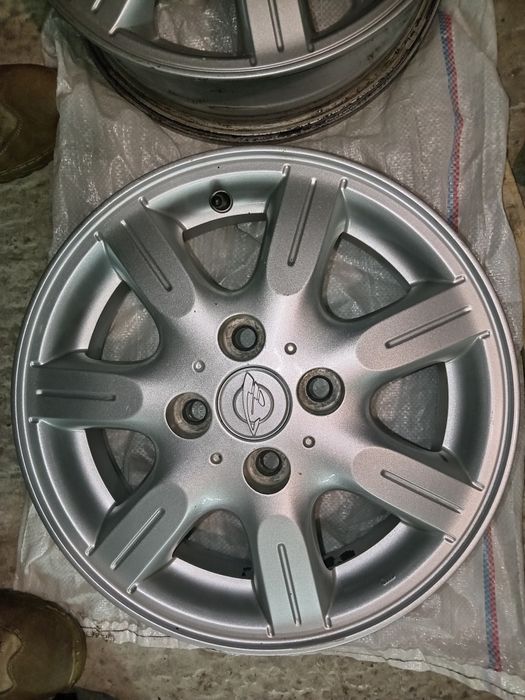 Легкосплавні диски R 14 4 x100 ET 43.5 ЦО 56.6 Ravon R2