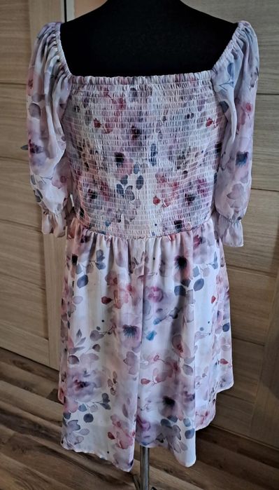 Sukienka mini w kwiaty rozmiar XL