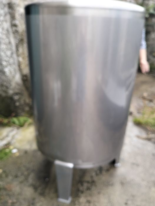 Cuba de inox 500 L, como nova.