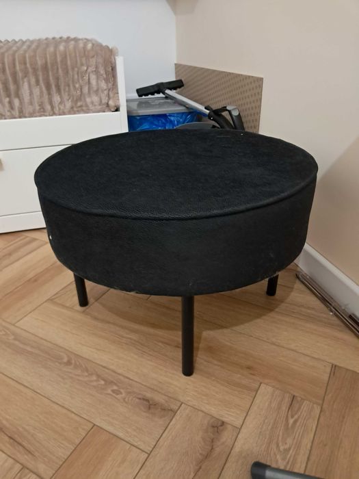Pufa okrągła czarna