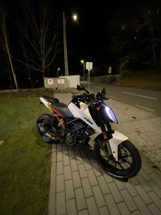 Ktm duke 125cc de 2017 branca