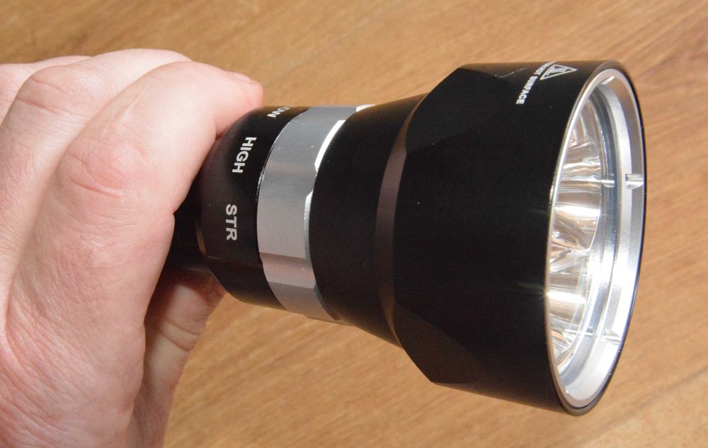 latarka wodoodporna podwodna 4000 lm/ 5x XML-2 40W