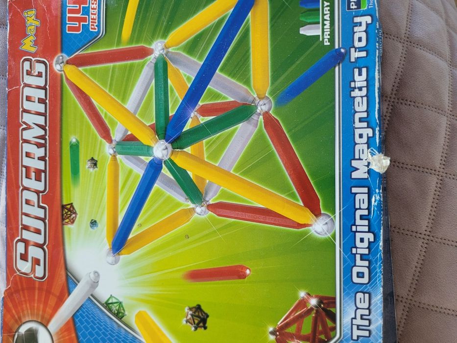 Zestaw gier, puzzli i zabawek edukacyjnych