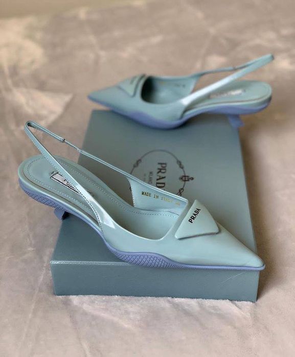 Туфли Prada на низком каблуке