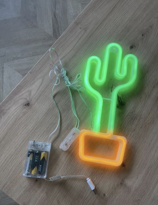 Led ledon kaktus do powieszenia ładowanie USB lub baterie
