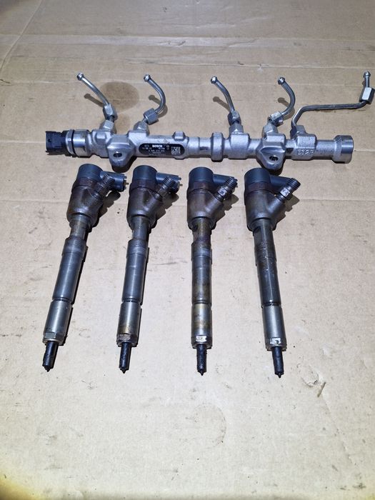 Форсунки паливні рампа Opel Corsa D Meriva B Combo Astra 1.3CDTI BOSCH 0445110326
