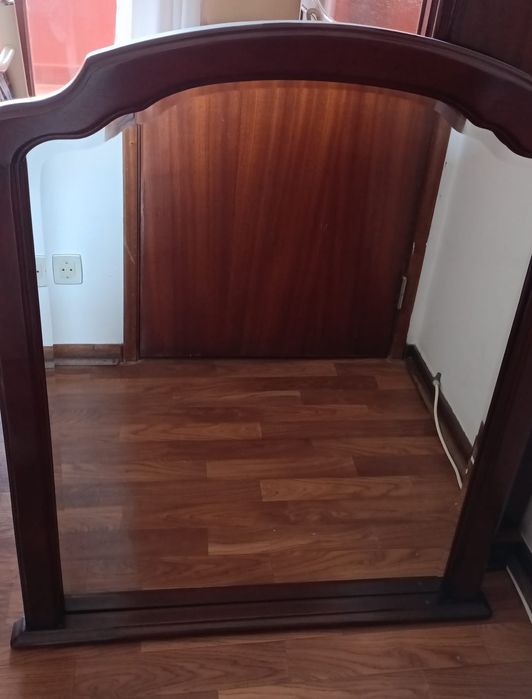 Móvel madeira com espelho